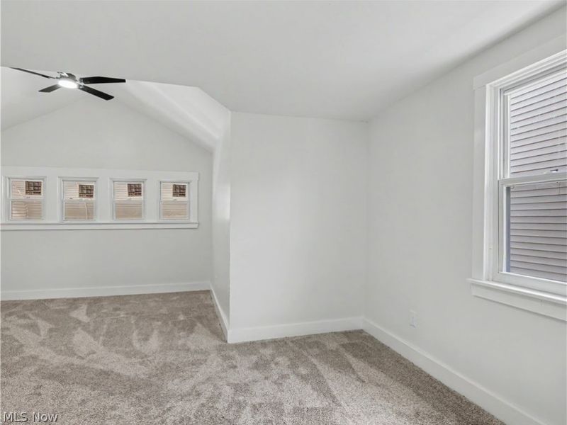 12407 Farringdon Avenue, Cleveland, OH 44105 Photo 20