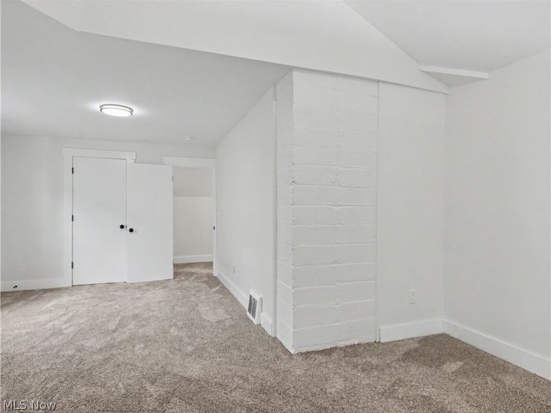 12407 Farringdon Avenue, Cleveland, OH 44105 Photo 21