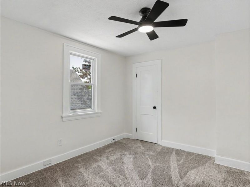 12407 Farringdon Avenue, Cleveland, OH 44105 Photo 22