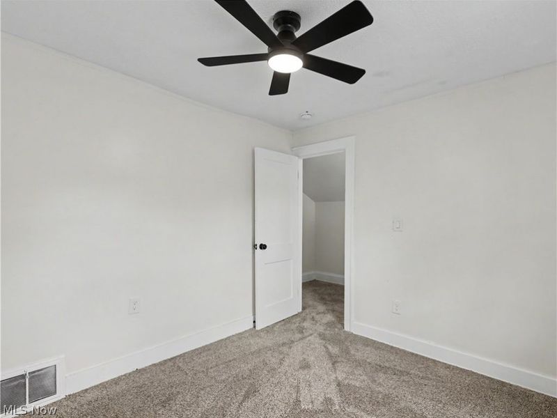 12407 Farringdon Avenue, Cleveland, OH 44105 Photo 23