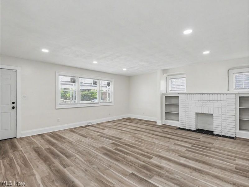 12407 Farringdon Avenue, Cleveland, OH 44105 Photo 6