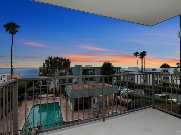 424 Stratford Court, Unit A21, Del Mar, CA 92014