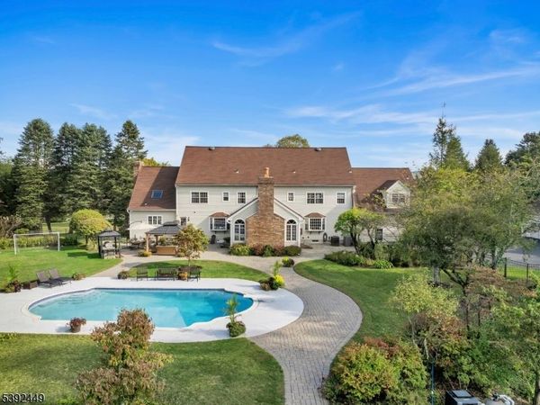 37 Pequest Rd, Green, NJ 07821