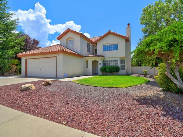 7908 Eagle Rock Avenue NE, Albuquerque, NM 87122