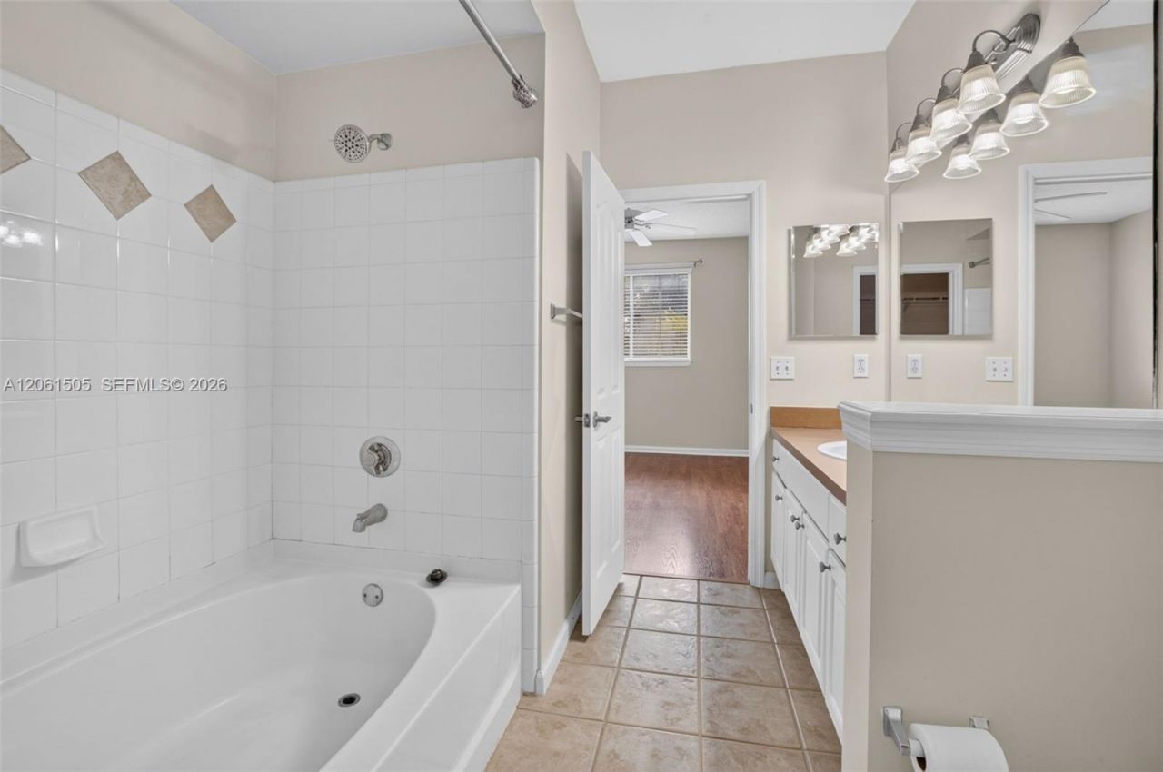 2024 Alta Meadows Ln , Unit 807, Delray Beach, FL 33444 Photo