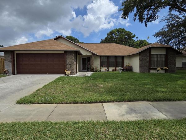 132 Oak Lake Road , Melbourne, FL 32901