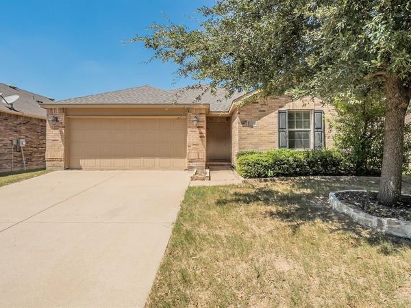 7525 Berrenda Drive, Fort Worth, TX 76131