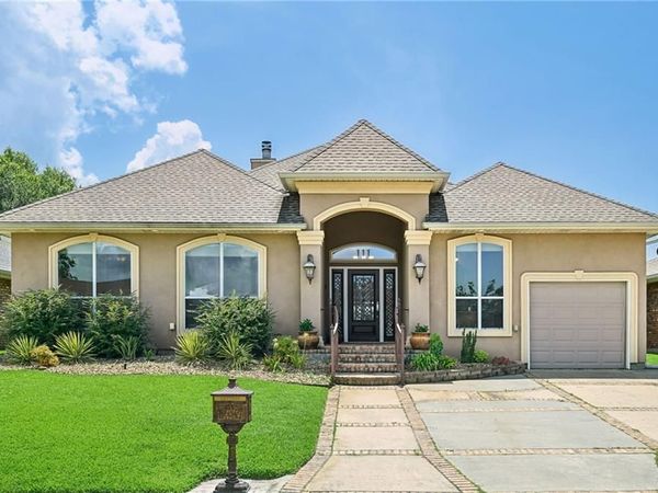 111 COLUMBIA Place , Slidell, LA 70458