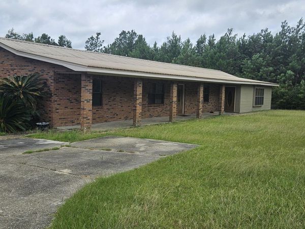 98 Country Heritage Road, Poplarville, MS 39470