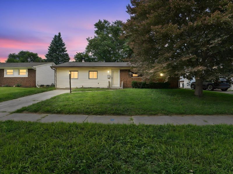 5084 Jameson Drive , Columbus, OH 43232 Photo 1