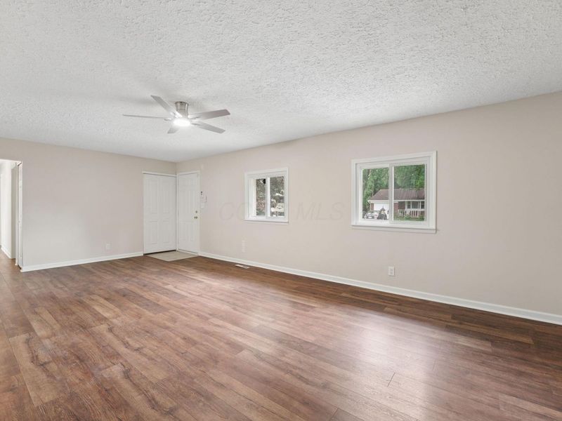 5084 Jameson Drive , Columbus, OH 43232 Photo 10