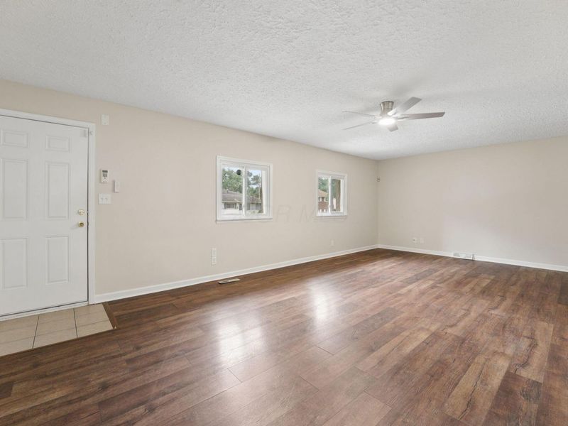 5084 Jameson Drive , Columbus, OH 43232 Photo 11