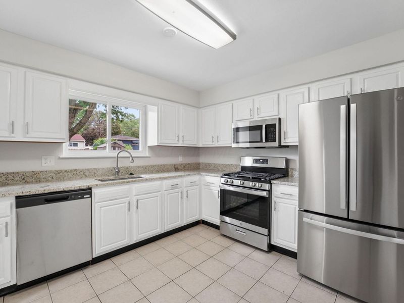 5084 Jameson Drive , Columbus, OH 43232 Photo 14