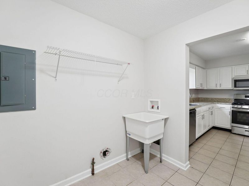 5084 Jameson Drive , Columbus, OH 43232 Photo 18