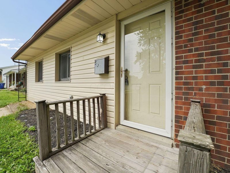 5084 Jameson Drive , Columbus, OH 43232 Photo 6
