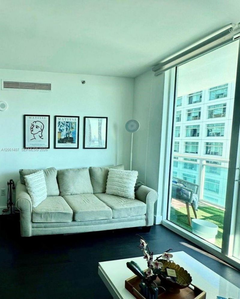 950 Brickell Bay Dr , Unit 2406, Miami, FL 33131 Photo
