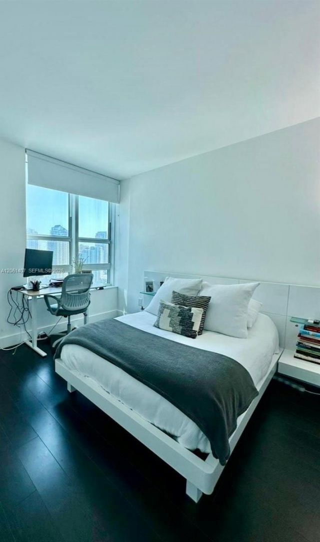 950 Brickell Bay Dr , Unit 2406, Miami, FL 33131 Photo