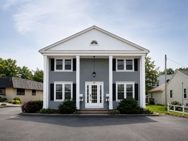 683 Main St, Falmouth, MA 02540