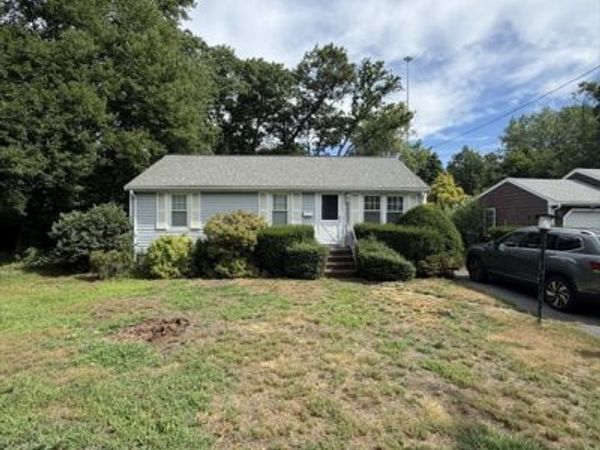 321 Common St, Braintree, MA 02184