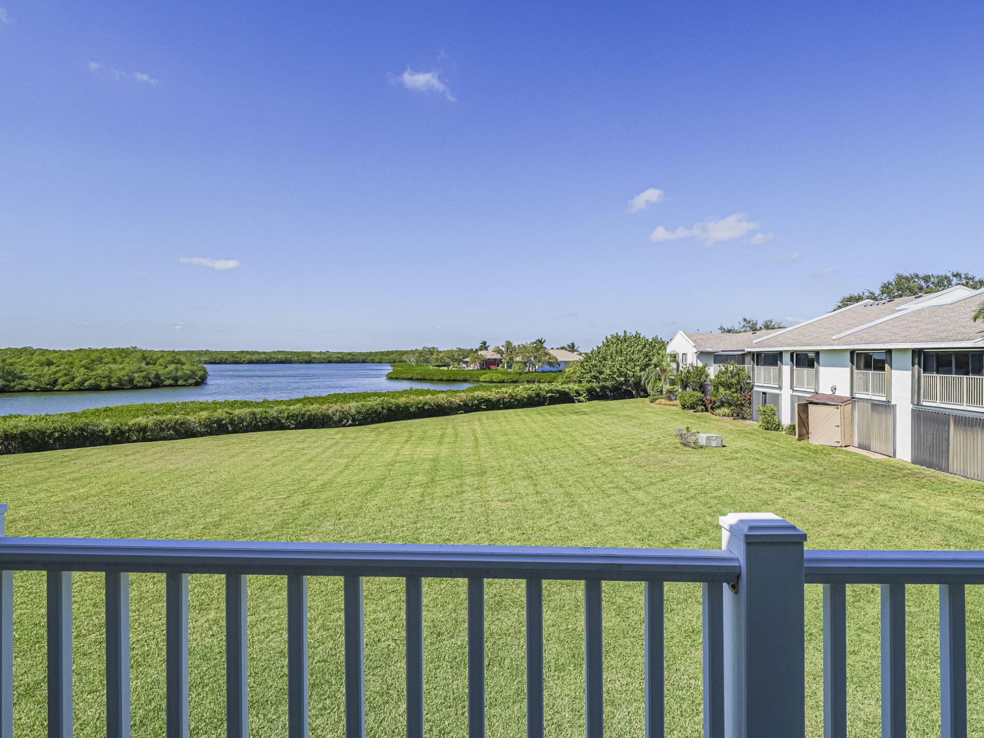 3223 S Lakeview Circle, Unit 20-8, Hutchinson Island, FL 34949 Photo