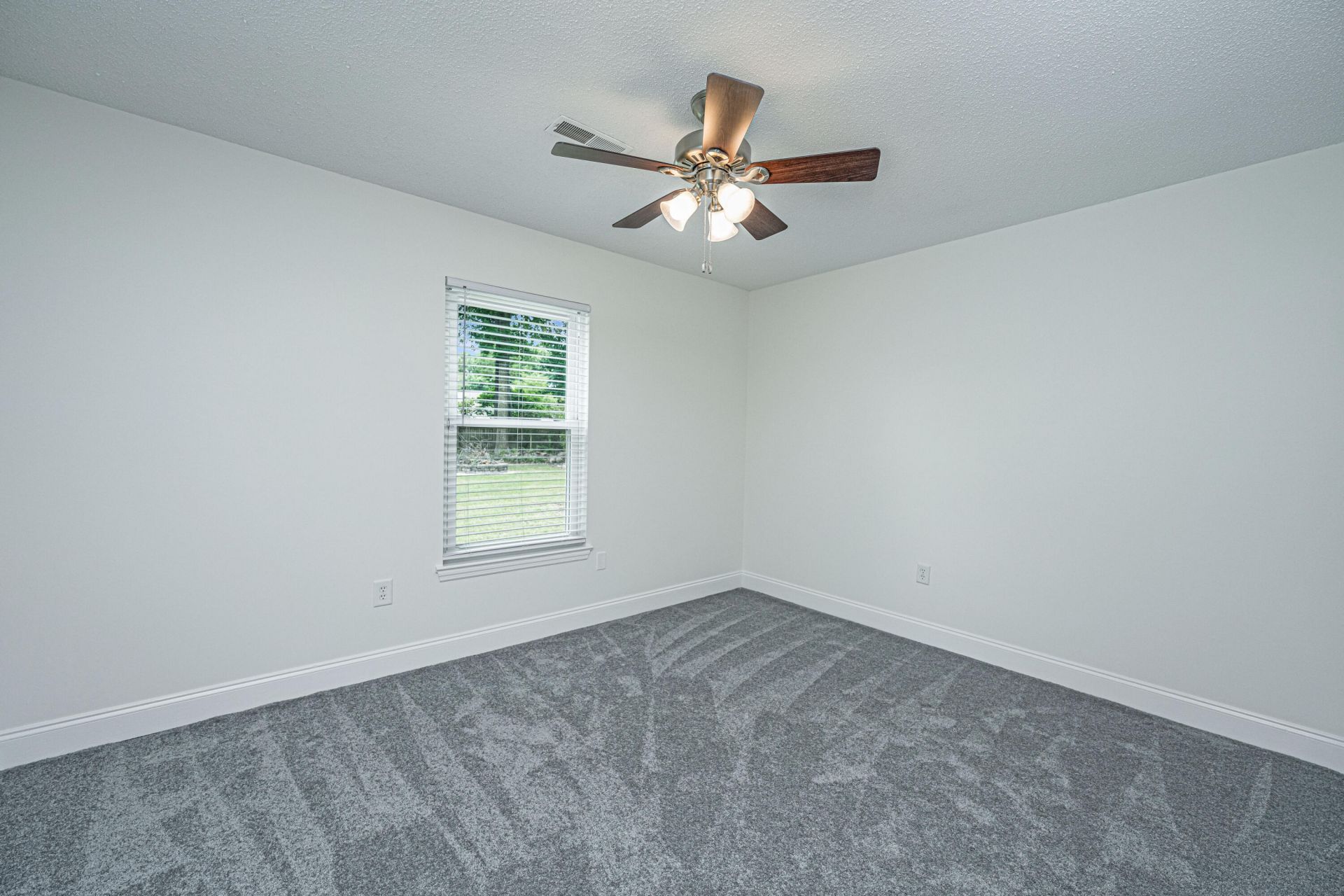 103 Felicia Court Photo 30