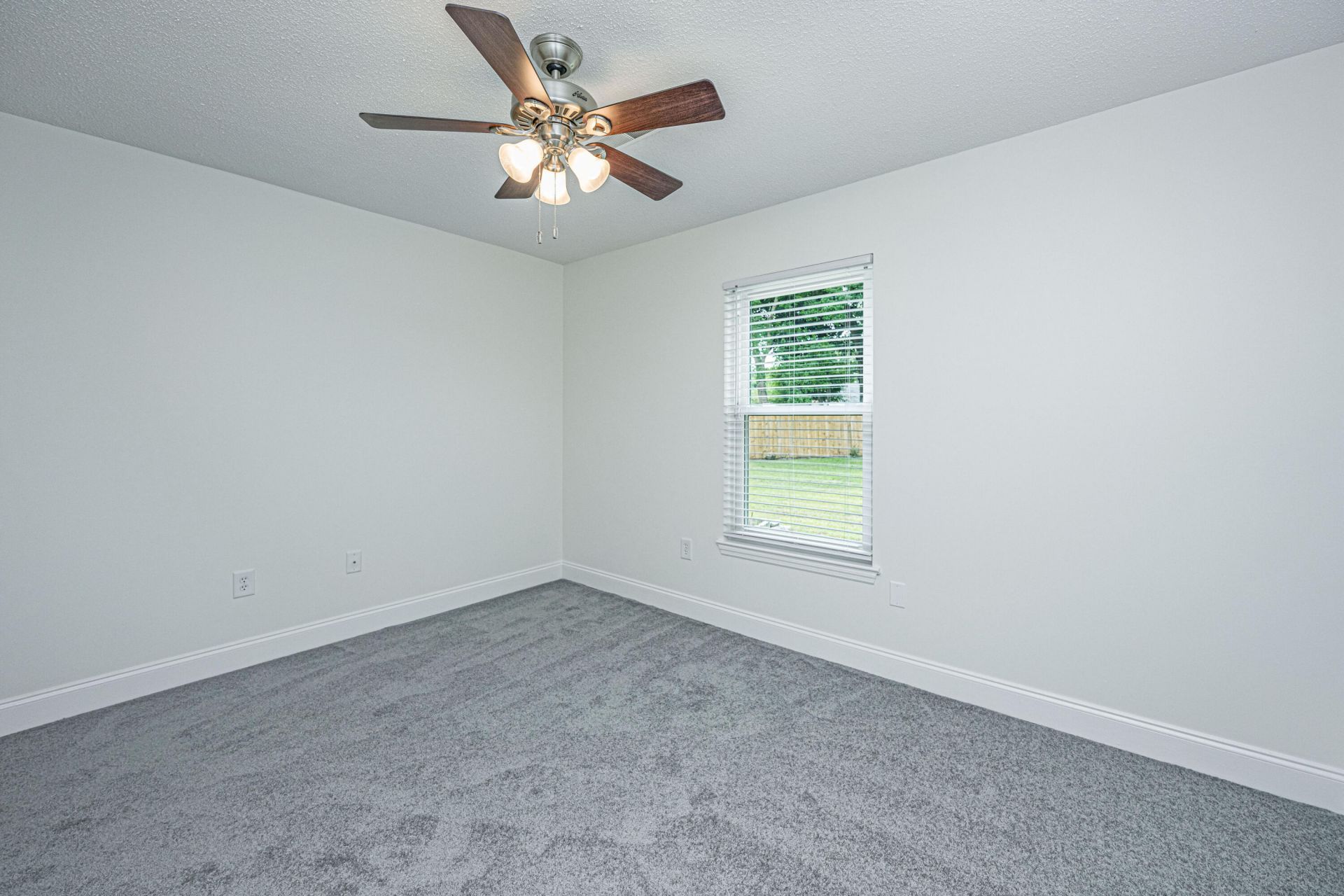 103 Felicia Court Photo 32