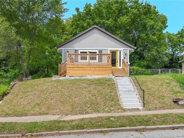 4526 Park Avenue, Kansas City, MO 64130