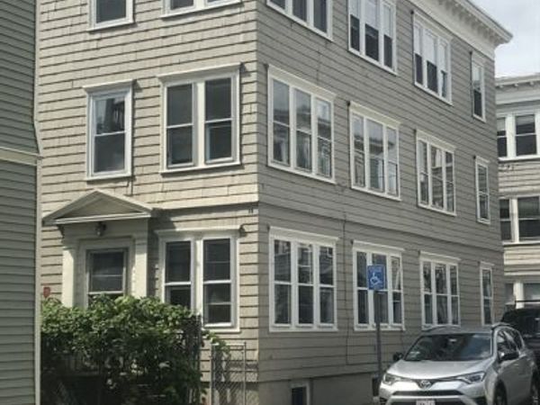 18 Hanover Cir, Unit 3, Lynn, MA 01902