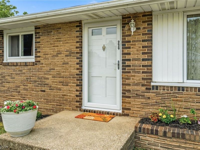 229 Kennedy Street, Louisville, OH 44641 Photo 3