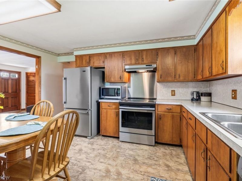 229 Kennedy Street, Louisville, OH 44641 Photo 9