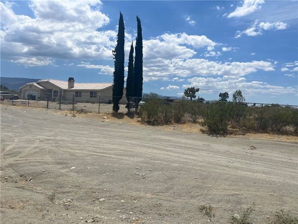 13014 Riggins Road, Phelan, CA 92371