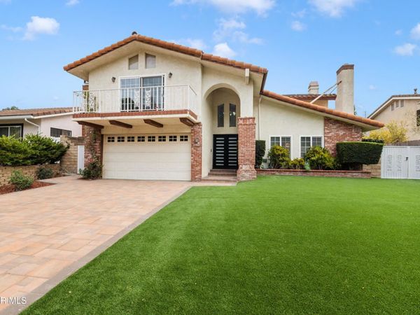 27917 Via Amistosa, Agoura Hills, CA 91301