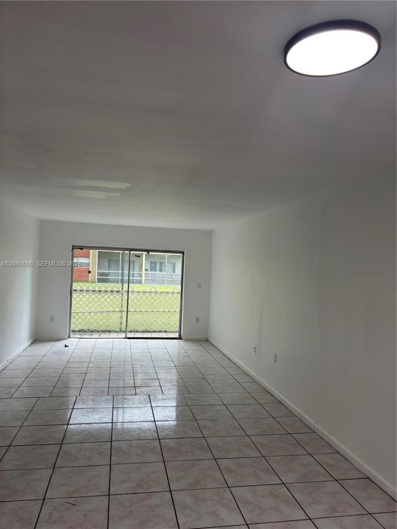 3600 NW 21st St , Unit 101, Lauderdale Lakes, FL 33311 Photo