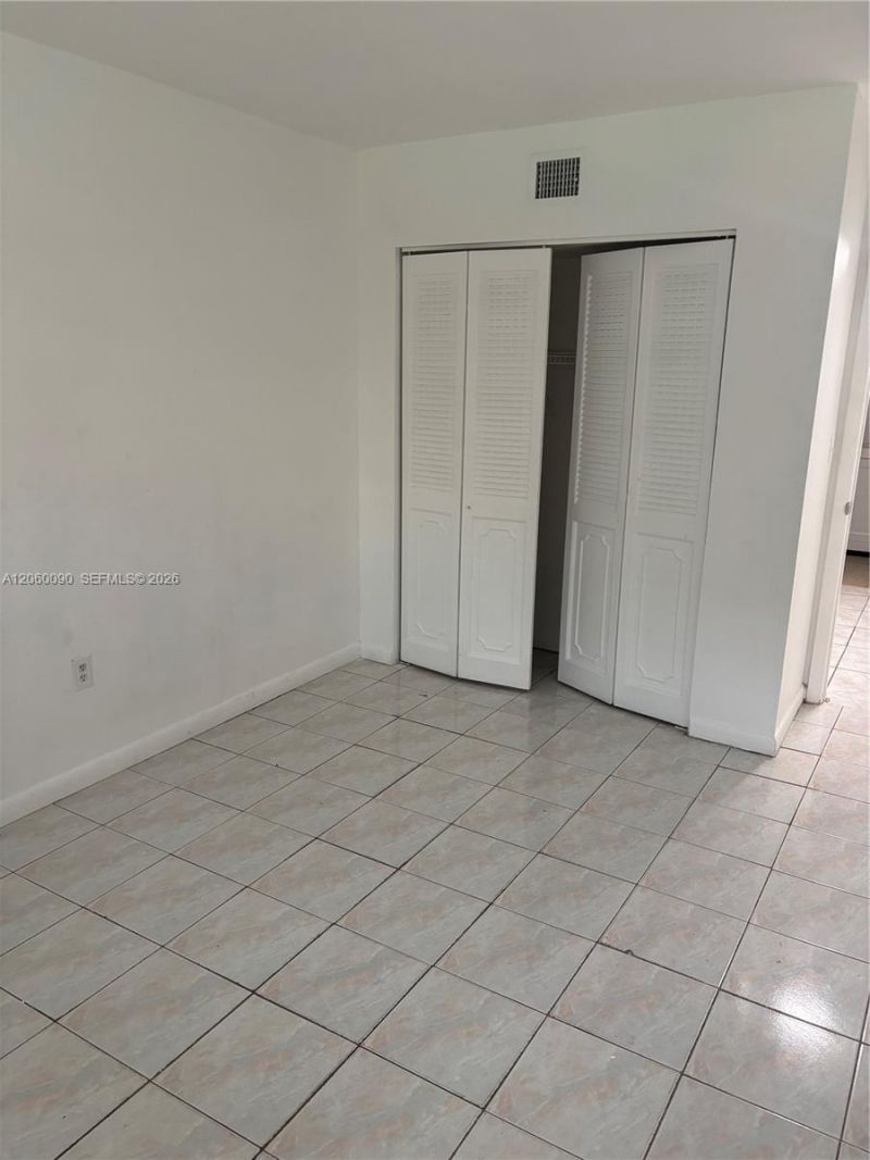3600 NW 21st St , Unit 101, Lauderdale Lakes, FL 33311 Photo