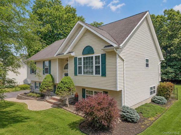 26 Seals Drive, Monroe, NY 10950