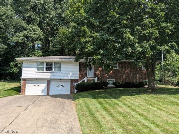 2400 Willow Brook Drive NW, Dover, OH 44622