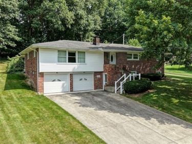 2400 Willow Brook Drive NW, Dover, OH 44622