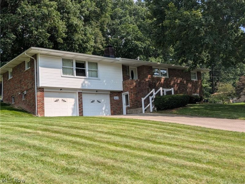 2400 Willow Brook Drive NW, Dover, OH 44622 Photo 2
