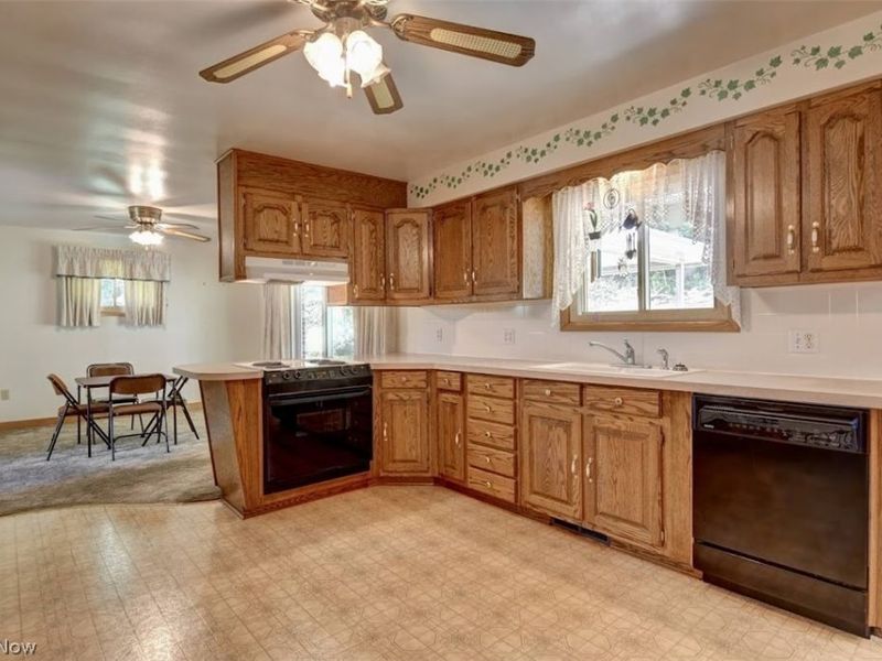 2400 Willow Brook Drive NW, Dover, OH 44622 Photo 4