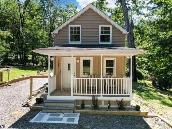 365 Bonnie Burn Rd, Watchung, NJ 07069