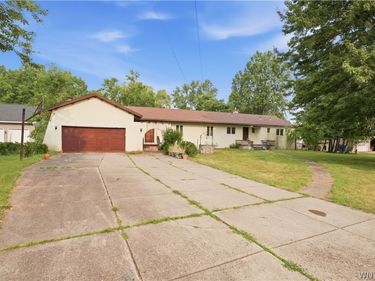 400 Ayer Road , Williamsville, NY 14221