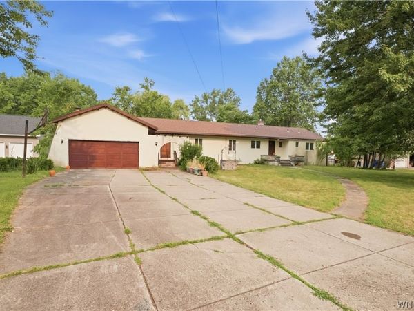 400 Ayer Road , Williamsville, NY 14221