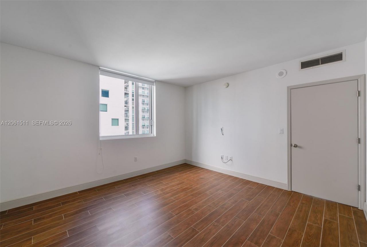 500 Brickell Ave, Unit 2407, Miami, FL 33131 Photo