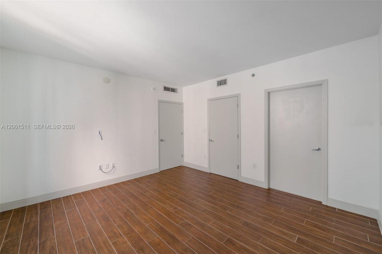 500 Brickell Ave, Unit 2407, Miami, FL 33131 Photo