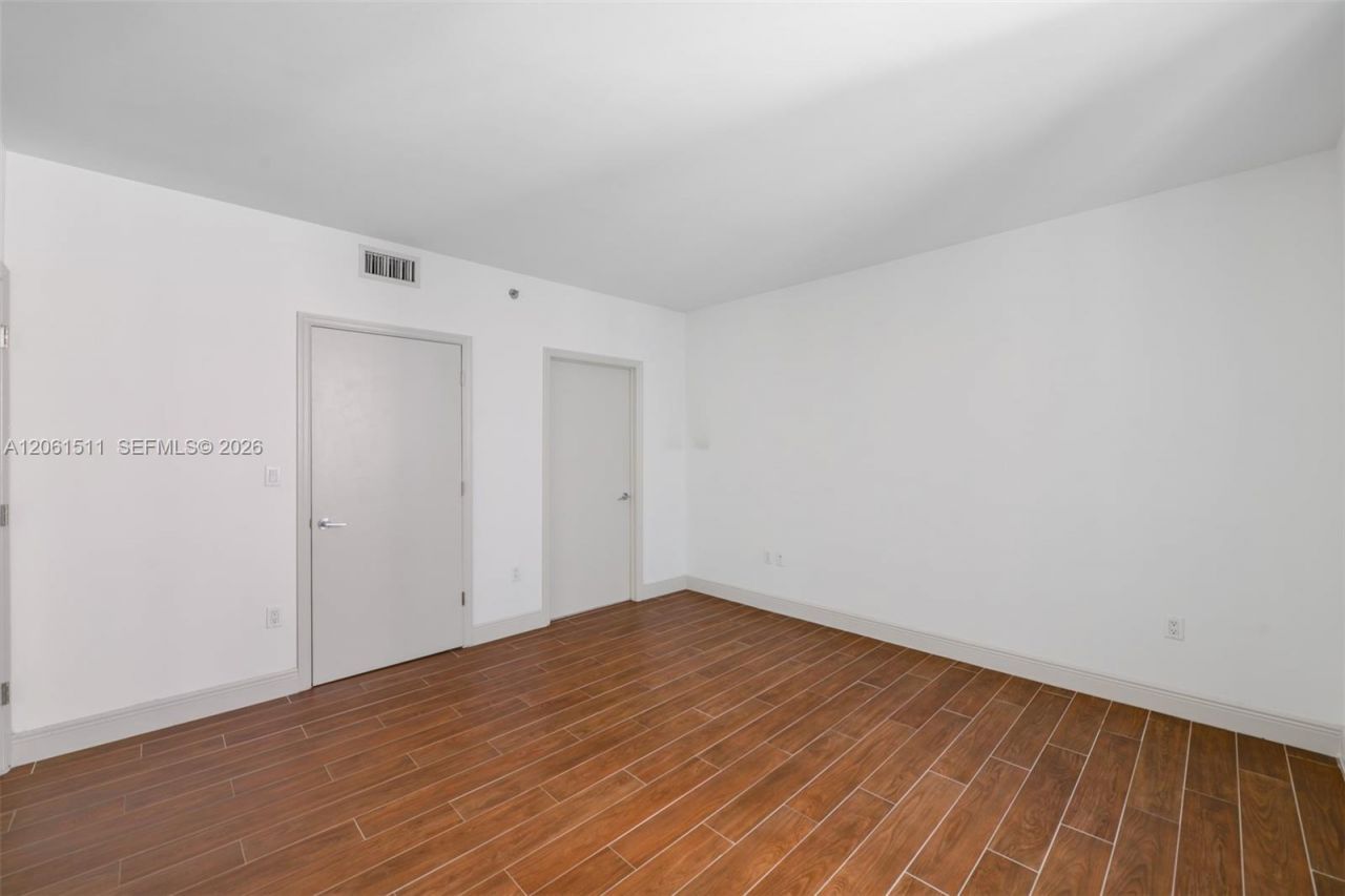 500 Brickell Ave, Unit 2407, Miami, FL 33131 Photo