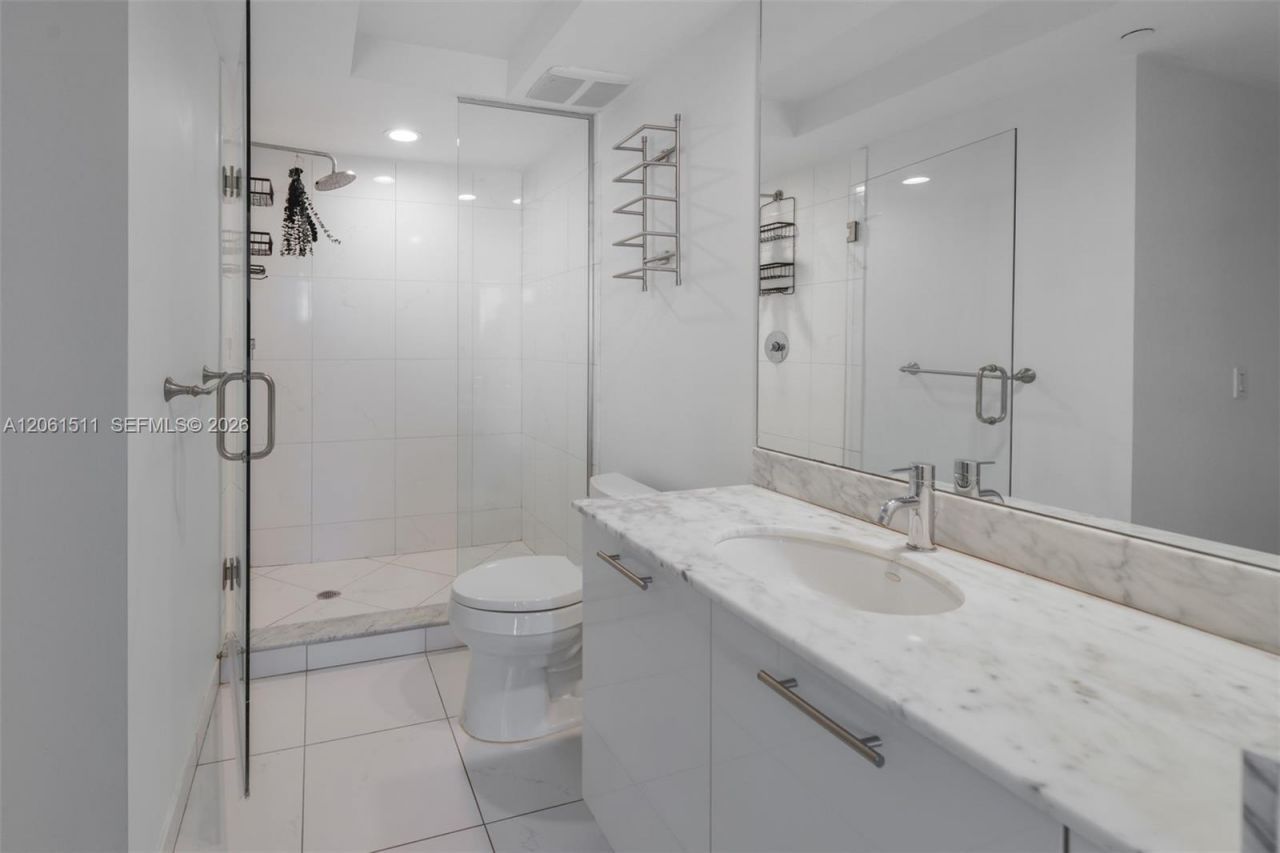500 Brickell Ave, Unit 2407, Miami, FL 33131 Photo