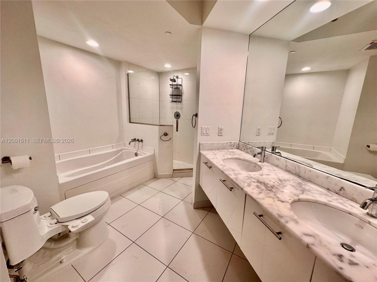 500 Brickell Ave , Unit 2407, Miami, FL 33131 Photo