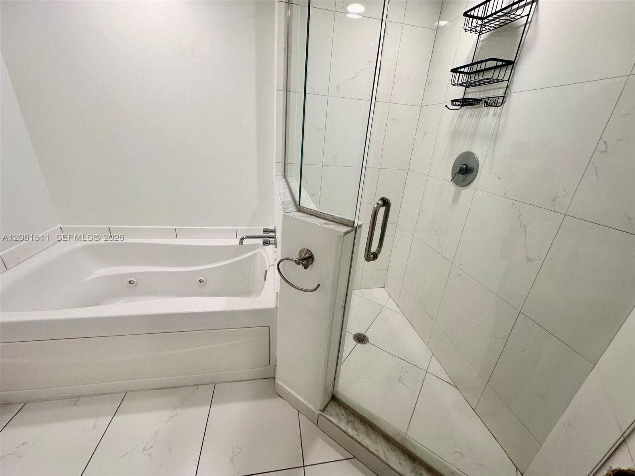 500 Brickell Ave , Unit 2407, Miami, FL 33131 Photo