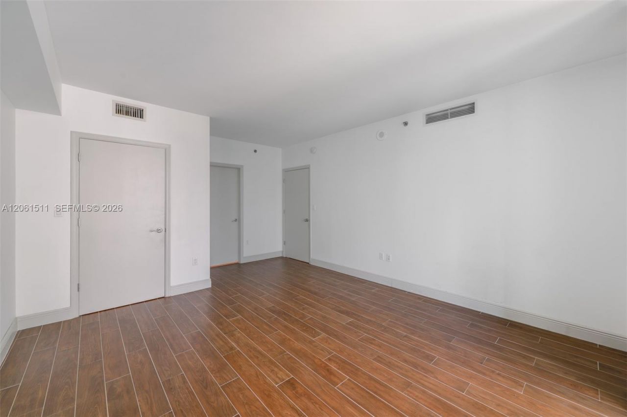 500 Brickell Ave, Unit 2407, Miami, FL 33131 Photo