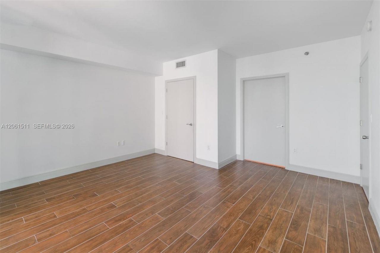 500 Brickell Ave, Unit 2407, Miami, FL 33131 Photo